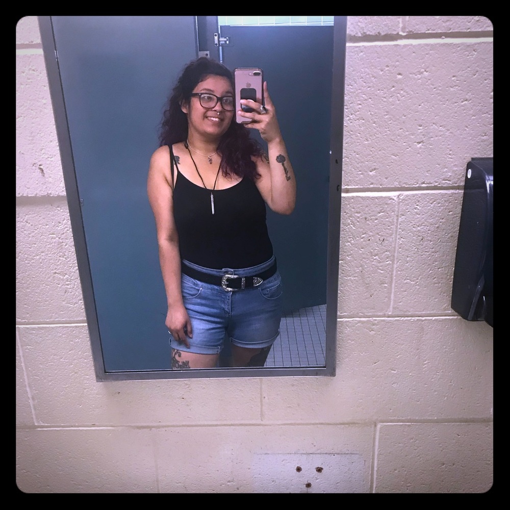 Meet your Posher, Lauren